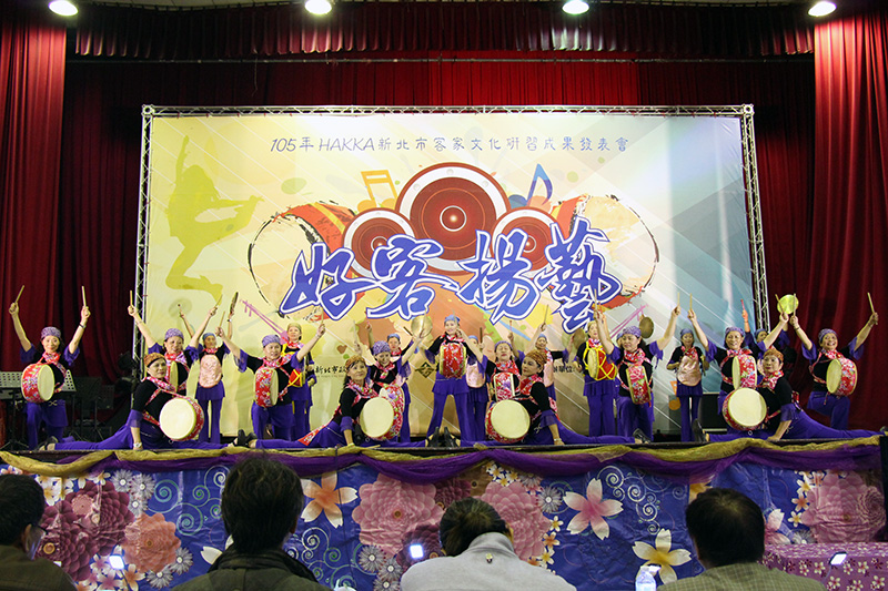 鼓藝組表演